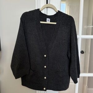 EUC Cabi Dark Grey V Neck Pearl Buttons 3/4 Sleeved Sweater Sz L